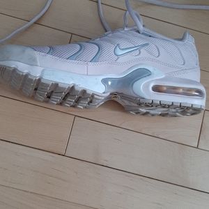 Nike sneakers size us 7